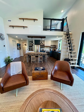 Interior - Quiet, Pet-friendly, Mountain Escape Near Wineries & Hiking (Etlan)