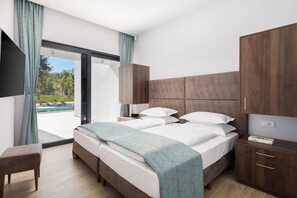 4 bedrooms, iron/ironing board, travel cot, WiFi - Exclusive five star villa (Svetvinčenat)