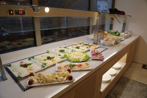 Free daily buffet breakfast -  GULLUK UNO ELEGANCE OTEL (Milas)