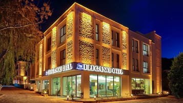 Façade de l’hébergement - soirée/nuit