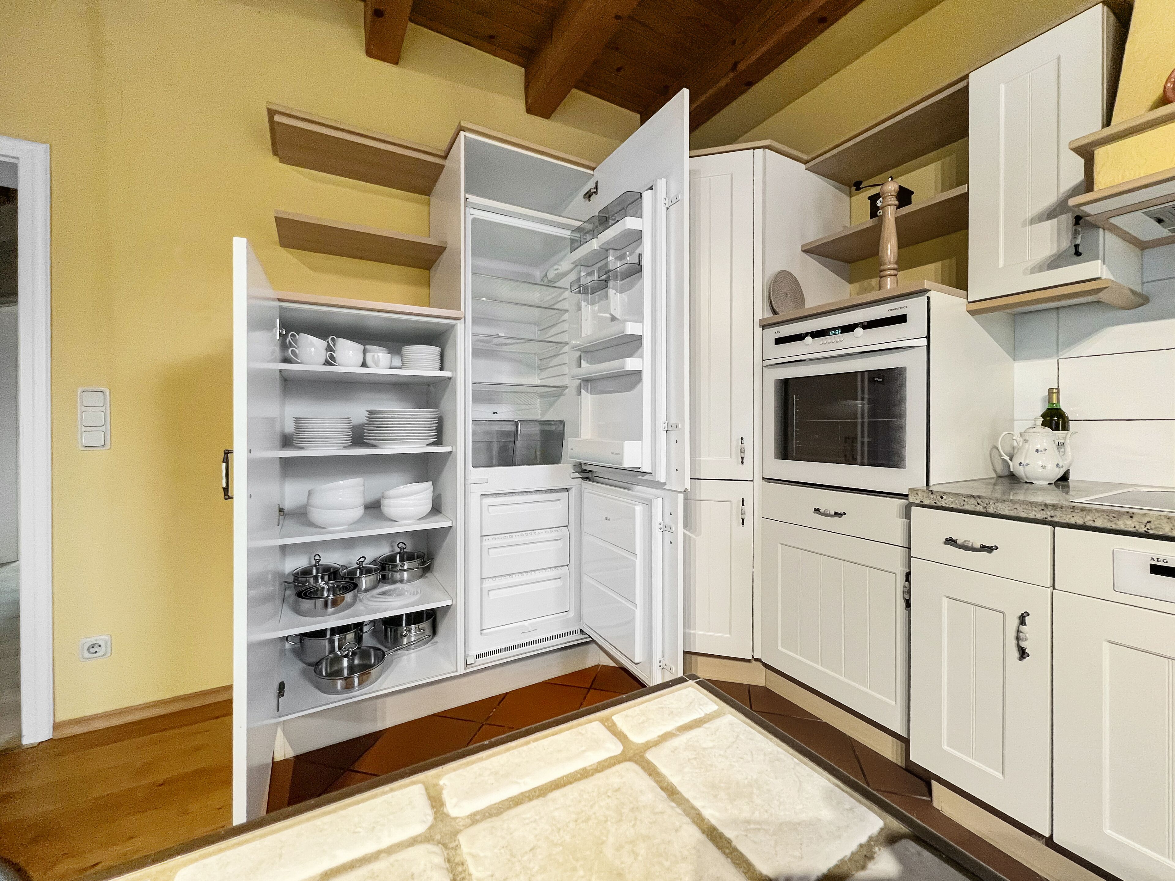 Kühlschrank, Ofen, Herdplatte, Geschirrspüler