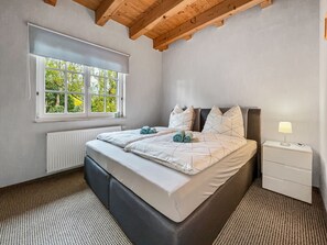 3 chambres, fer et planche à repasser, lit parapluie, Wi-Fi gratuit