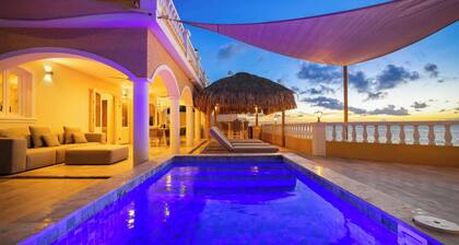 Casa Mar Azul with a delightful private pool and spectacular ocean views
