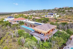 Exterior - Kas Berde with a large private pool and spectacular view towards Klein Bonaire (Kralendijk)