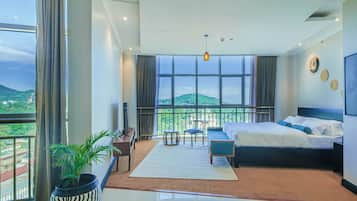 Executive-Doppelzimmer, 1 King-Bett, Nichtraucher, Bergblick | Hochwertige Bettwaren, Daunenbettdecken, Pillowtop-Betten, Zimmersafe