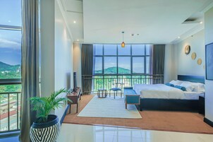 Habitación ejecutiva doble, 1 cama de matrimonio grande, no fumadores, vistas a la montaña | Ropa de cama de alta calidad y edredones de plumas