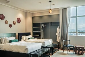 Deluxe kamer, 1 twee- of 2 eenpersoonsbedden, 2 eenpersoonsbedden, niet-roken, uitzicht op de stad | Luxe beddengoed, donsdekens, pillowtop-bedden, een kluis op de kamer