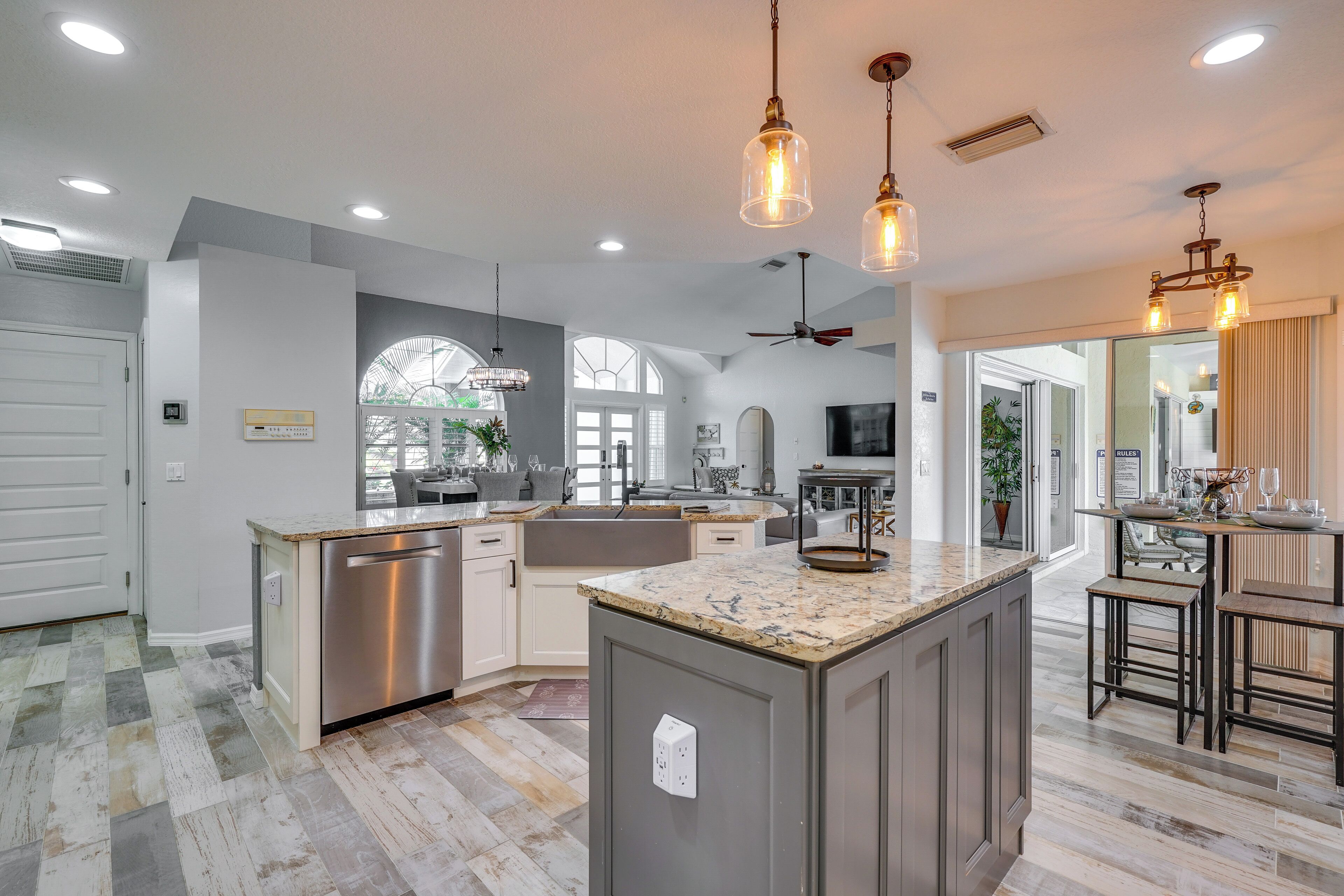 House (3 Bedrooms) | Interior