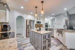 المنشأة من الداخل