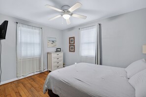 3 habitaciones, escritorio, tabla de planchar con plancha y wifi gratis 