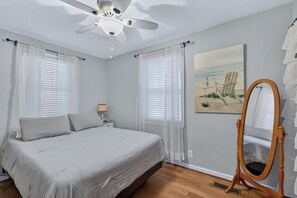 3 bedrooms, desk, iron/ironing board, free WiFi