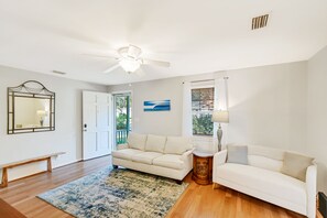 Smart-TV, Bücher, Computerbildschirme