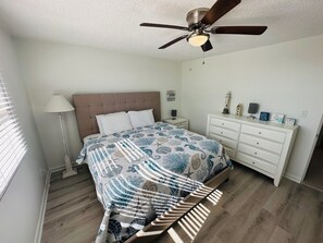 2 soverom, strykejern/-brett, wi-fi (inkludert) og sengetøy