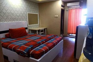 Kahden hengen deluxe-huone | Työpöytä, ilmainen Wi-Fi, vuodevaatteet