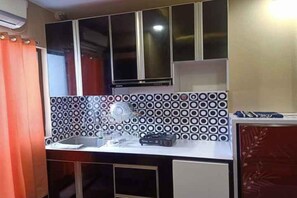 Deluxe Double Room | Room amenity - Hotel O Apartement Sentraland Karawang By Gs (Karawang)