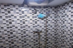 Deluxe Double Room | Bathroom - Hotel O Apartement Sentraland Karawang By Gs (Karawang)