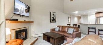 17 Vail Road 3 Bedroom Condo by RedAwning