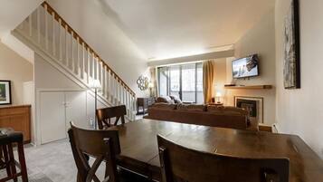 Condo, 3 Bedrooms | Dining