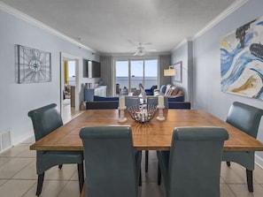 Condo, 2 Bedrooms | Dining