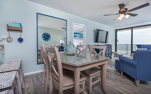 คอนโด, 2 ห้องนอน | ร้านอาหาร