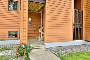 Condo, 2 Bedrooms | Exterior detail