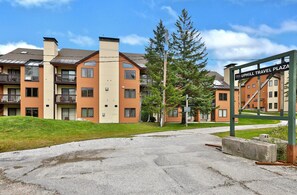 Condo, 2 Bedrooms | Exterior