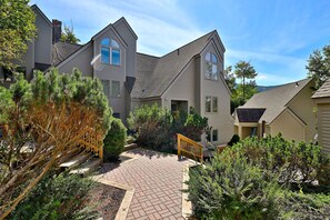 Condo, 1 Bedroom | Exterior