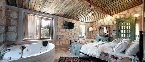 Luxury Room, Hot Tub