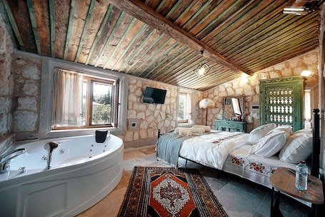 Luxury Room, Hot Tub | 1 bedroom, premium bedding, desk, laptop workspace