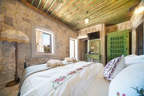 Standardzimmer, Balkon | 1 Schlafzimmer, hochwertige Bettwaren, Schreibtisch