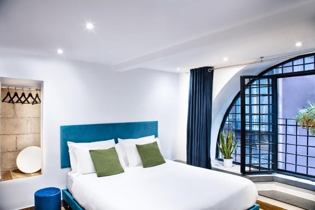 Rom – classic | Dundyner, safe på rommet, individuelt innredet og skrivebord