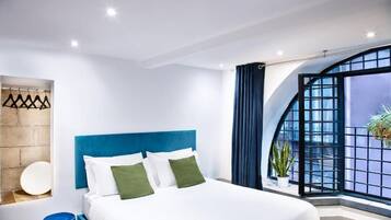 Rom – classic | Dundyner, safe på rommet, individuelt innredet og skrivebord