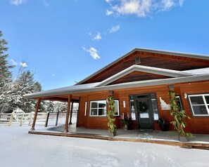 Exterior - Renovare' - Pet friendly - Trailer parking - Hot tub - Fireplace (McCall)