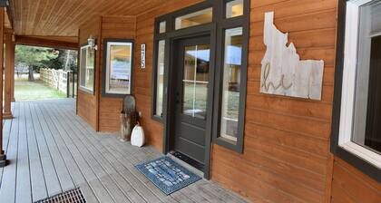 Renovare' - Pet friendly - Trailer parking - Hot tub - Fireplace