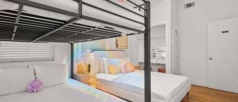 3 habitaciones, tabla de planchar con plancha, wifi y ropa de cama