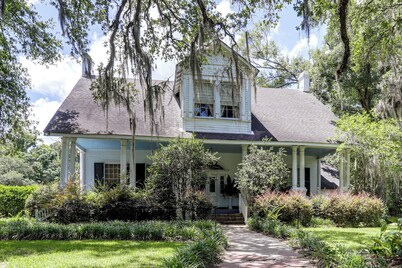 Historic 5,400-sq-ft Woodville Estate w/ Pool