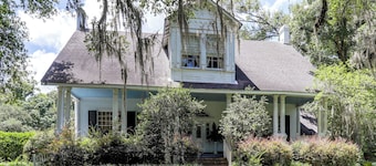 Historic 5,400-sq-ft Woodville Estate w/ Pool