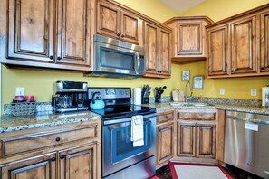 Interior - Near Silver Dollar City! Condo w/ Indoor Pool (Branson)