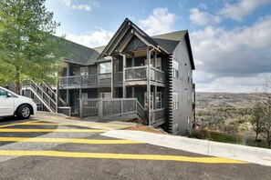 Apartment (2 Bedrooms) | Interior - Near Silver Dollar City! Condo w/ Indoor Pool (Branson)