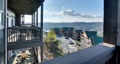 Near Silver Dollar City! Condo w/ Indoor Pool