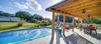 Moore Haven Getaway w/ Deck & Private Pool