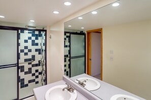 Huis (3 Bedrooms) | Badkamer