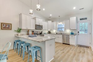 House (3 Bedrooms) | Interior