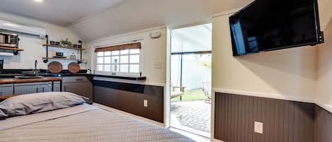 Apartment (0 Bedroom) | Interior