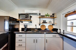 Apartment (0 Bedroom) | Interior