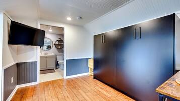 Apartment (0 Bedroom) | Interior