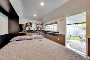 Apartment (0 Bedroom) | Interior