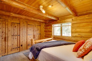 House (2 Bedrooms) | 2 bedrooms, bed sheets - Lakefront Deerwood Home w/ Fire Pit & Grill! (Deerwood)