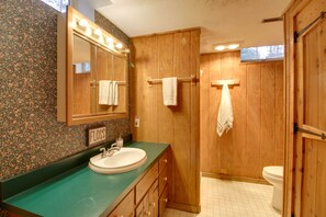 House (2 Bedrooms) | Bathroom