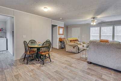 Pet-friendly Home ~ 10 Mi to Hocking Hills!